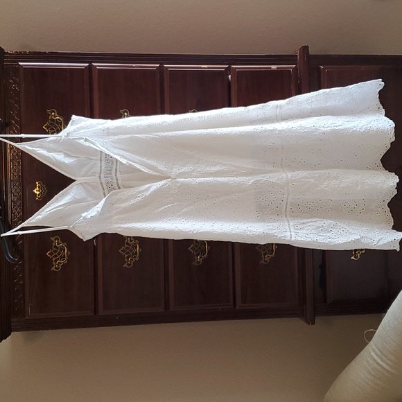 EUC white eyelet subdress - Picture 5 of 8